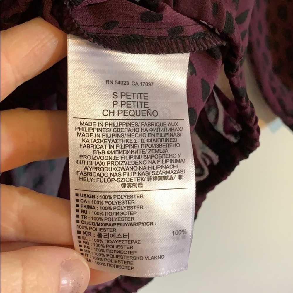Banana republic petite purple animal print blouse - Picture 3 of 5